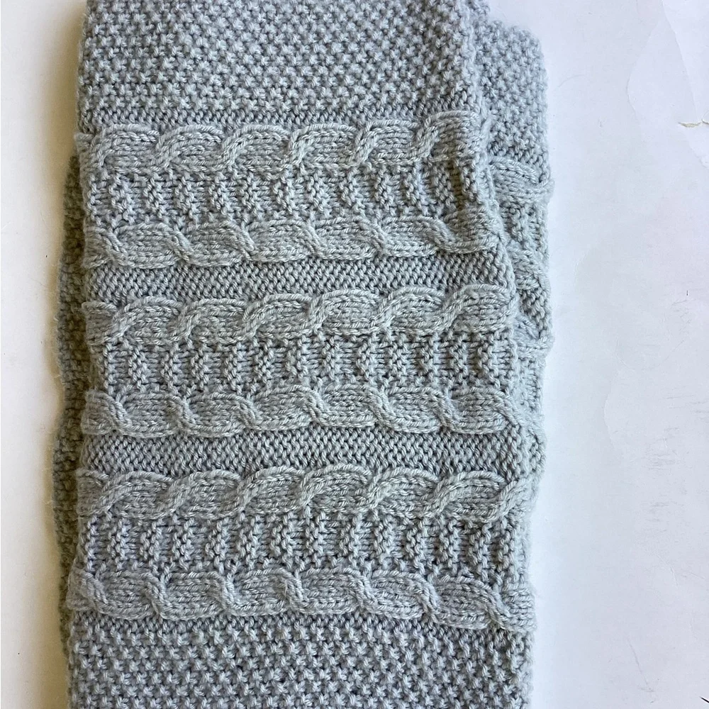 Scarf Hand Crafted Cable Silver Sage Green Oversize Elegant Knit Long Wrap r - Picture 9 of 14